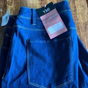 Brand new plus size skinny jeans!